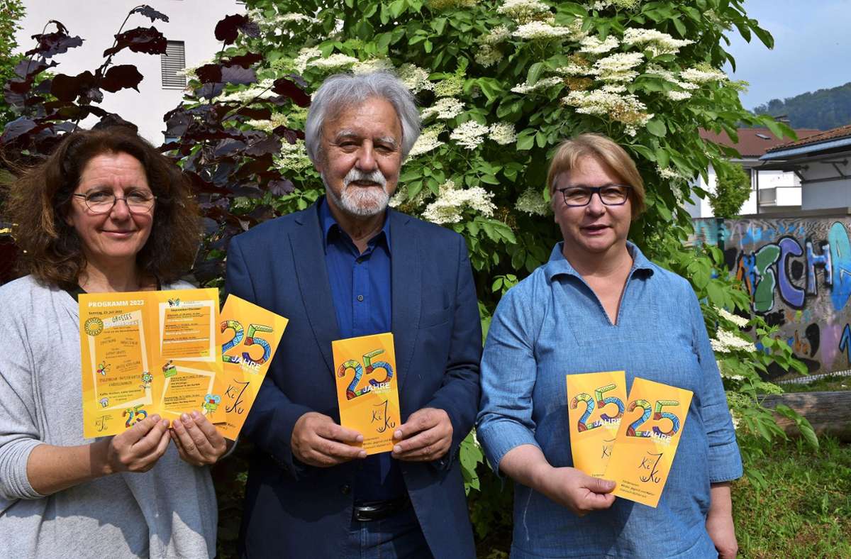 Alexandra Pfeiffer (von links), Josef Gyuricza  und Mechthild Wallny stellten das Jubiläumsprogramm vor. Foto:  