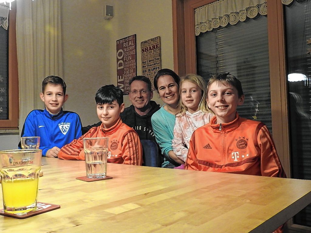 Weil am Rhein: Mit Nachwuchskickern als Hausgästen am Abendbrottisch