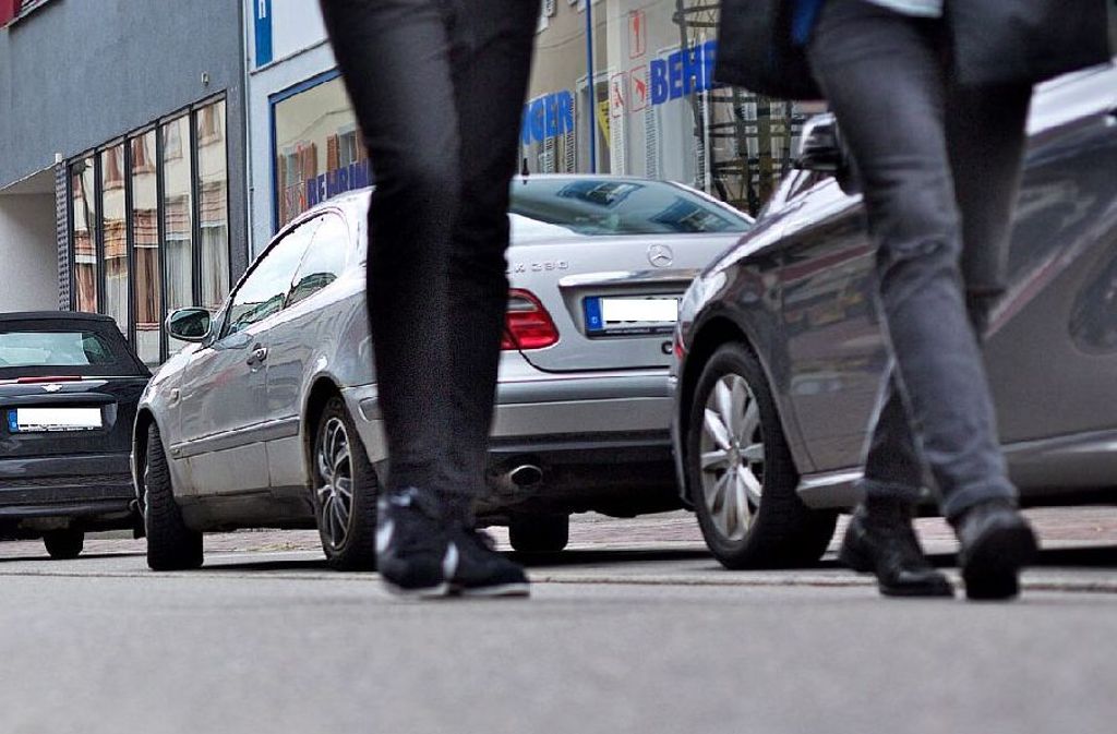 Lörrach: Fußgängerin von Auto angefahren