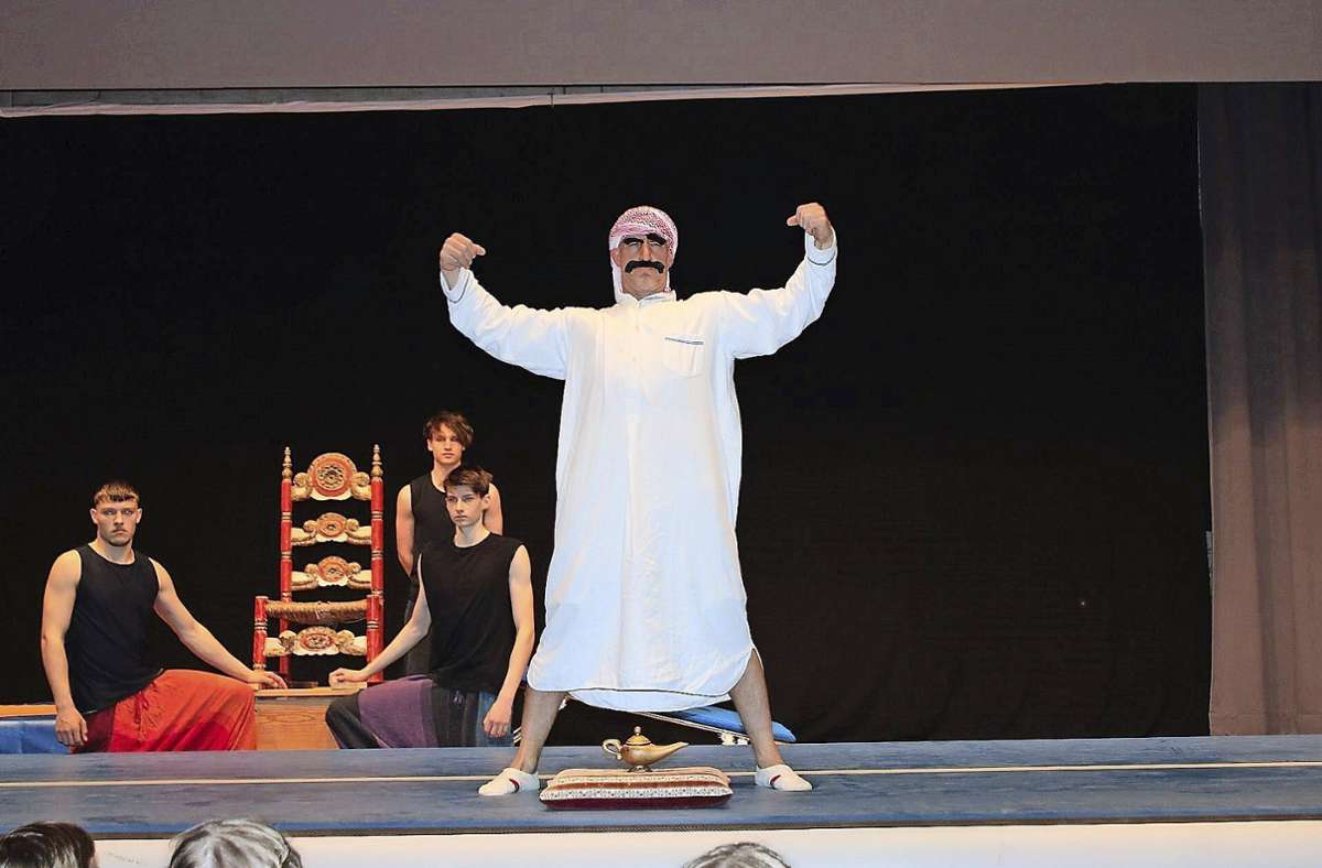Turnen, Tanz und Akrobatik im orientalischen Gewand waren beim Showabend des TV Inzlingen zu erleben. Foto:  