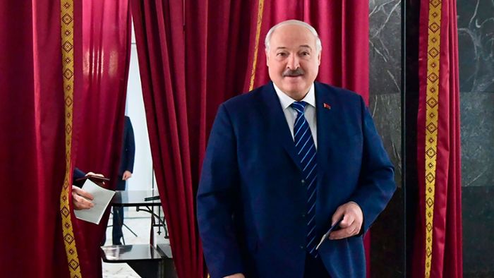 Wahlen: Belarus wählt neues Parlament - Kritik an Manipulation