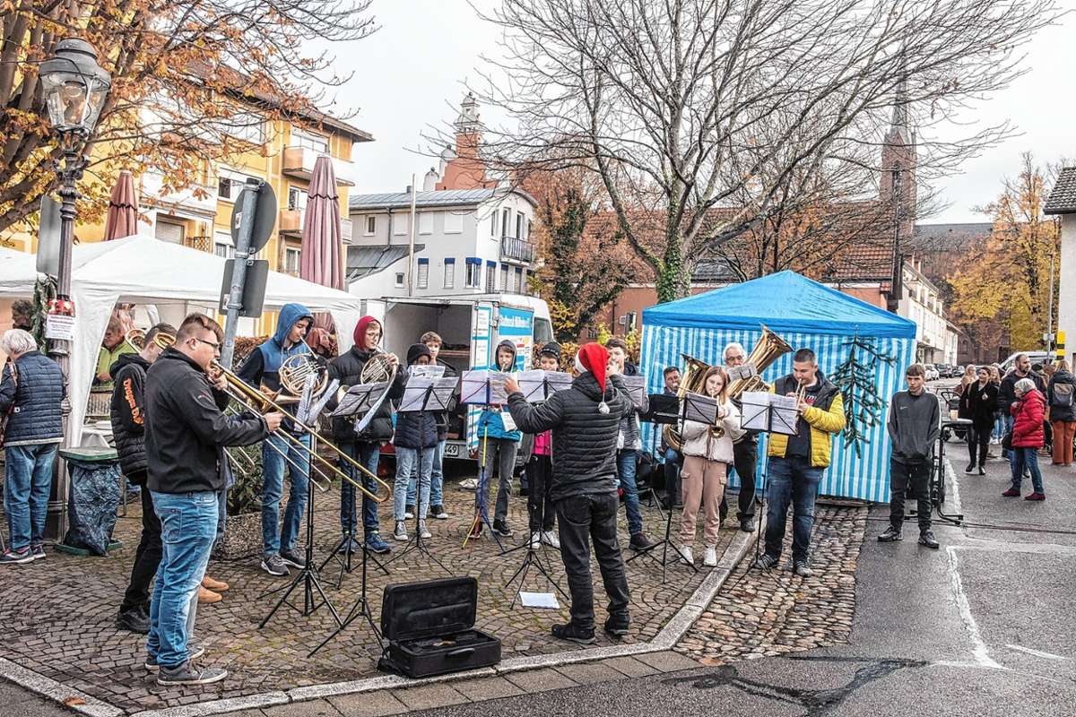 Müllheim: Weihnachtsmarkt „Am Lindle“ bezaubert