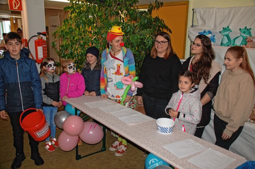 Der Klinik-Clown begeistert junge Leute.         Foto: Peter Ade Foto: Die Oberbadische