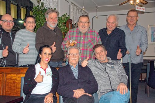 „Gut präpariert“ sind die Akteure der neun Lörracher Zunftabende. Das Team um Andreas Glattacker (rechts, sitzend) hat ein Programm mit sieben Einzelstücken auf die Beine gestellt. Foto: Peter Ade