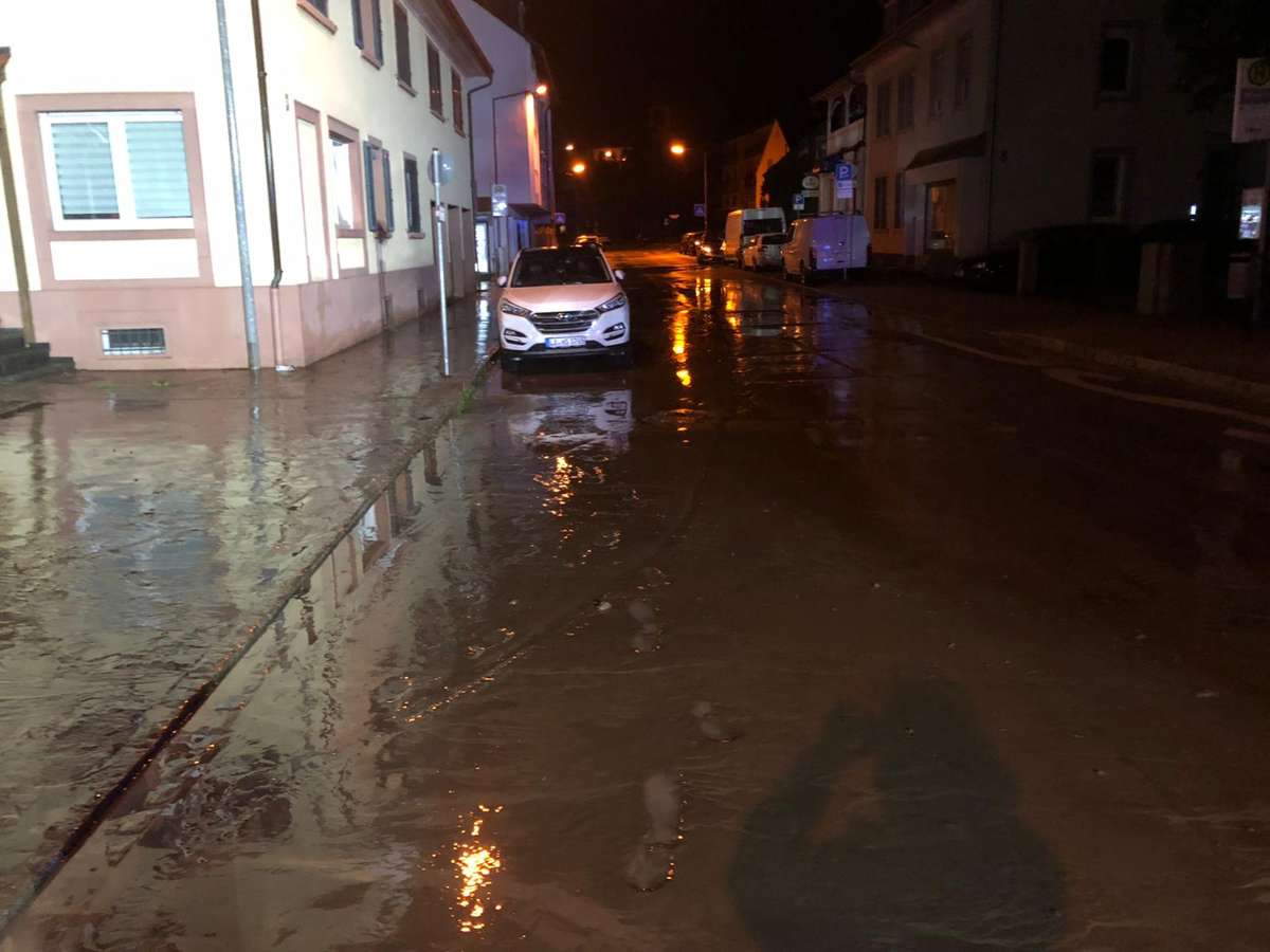 Land unter hieß es wegen des Starkregens in der Nacht von Donnerstag auf Freitag in Brombach.