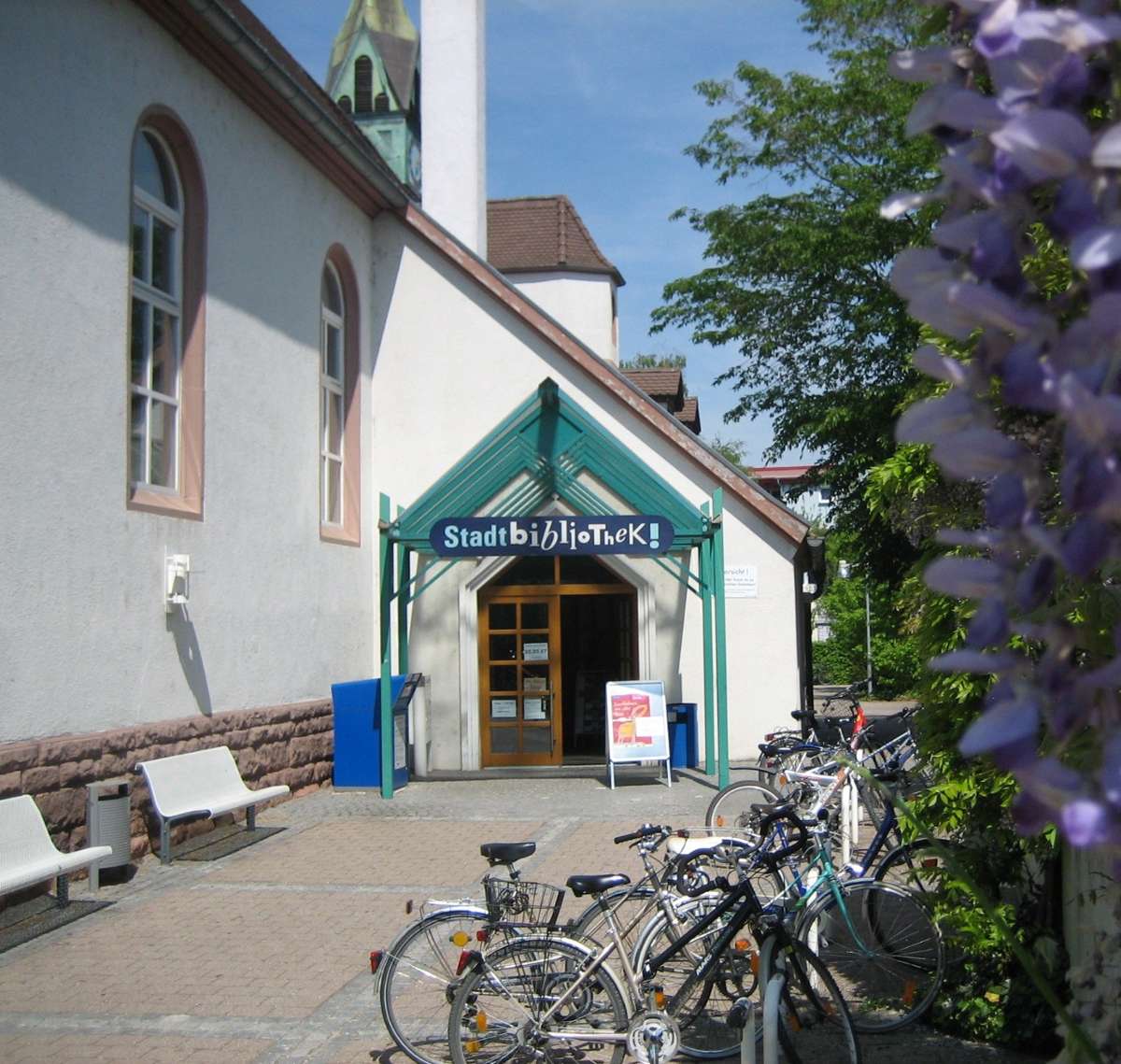 Weil am Rhein: Bibliothek bleibt unter Auflagen geöffnet