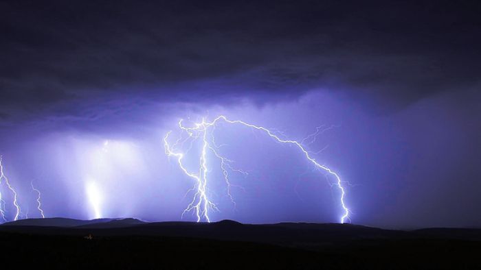 Kleines Wiesental: Starke Energie: Blitz sprengt Elektrokästen
