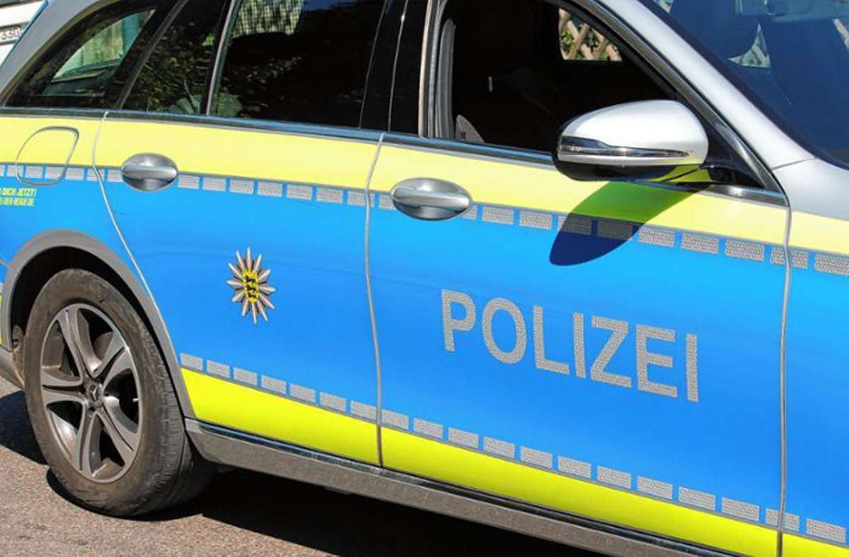 Polizei sucht Steinewerfer: Unbekannter beschädigt Scheiben von Bistro