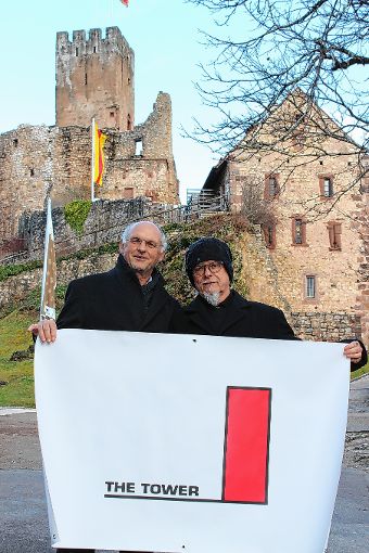 Uwe Claassen (links) und Aktionskünstler Klaus Kipfmüller        Foto: Gabriele Hauger Foto: Die Oberbadische