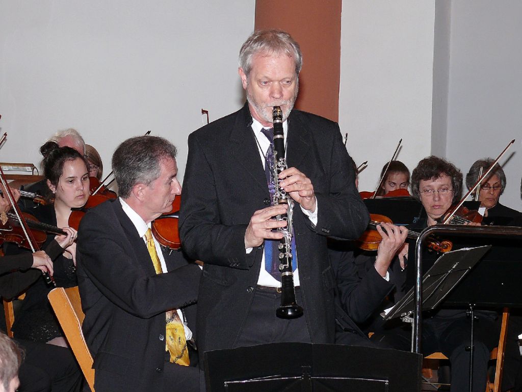 Gefühlvoll und von höchster Musikalität getragen spielte David Glenn das Klarinettenkonzert.   Foto: Gottfried Driesch Foto: Die Oberbadische