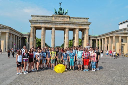 Die Jungmusiker vor dem Brandenburger Tor in Berlin.  
Fotos: zVg Foto: Markgräfler Tagblatt