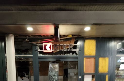 Die gesprengte Vorhalle der Bank Foto: Polizei Baselland