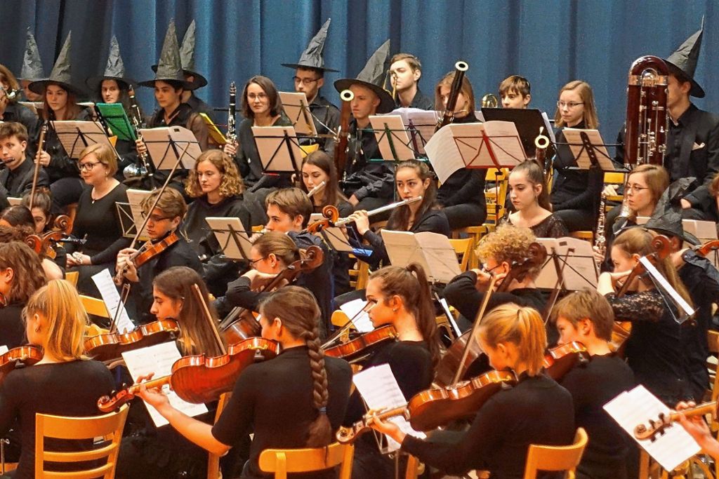 Schopfheim: Zauberhüte und schrille Geigen