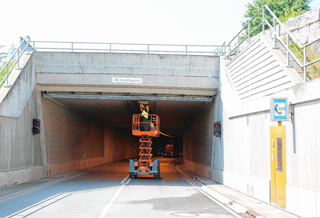 Weil am Rhein: Tunnel auf Hochglanz bringen