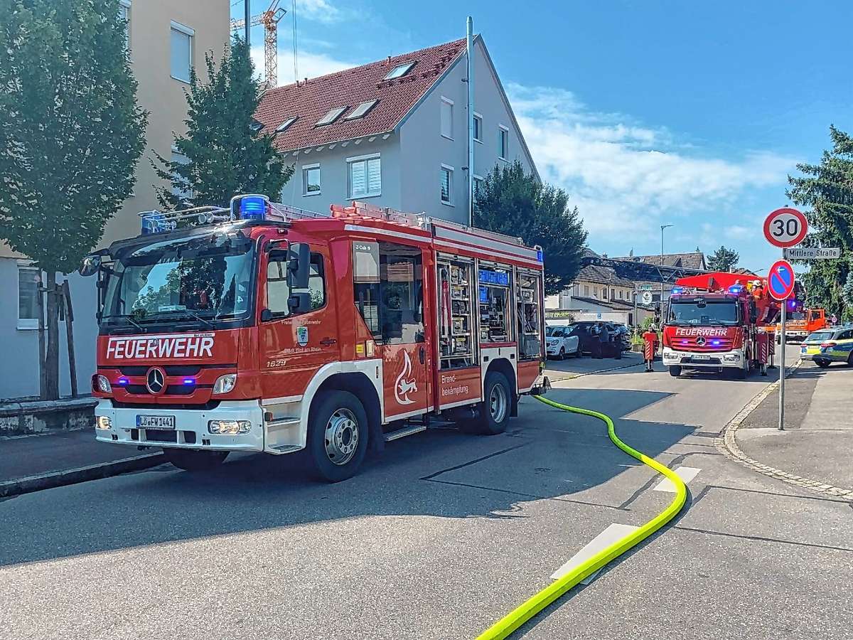 Weil am Rhein: Feuerwehr löscht Brand in einer Küche