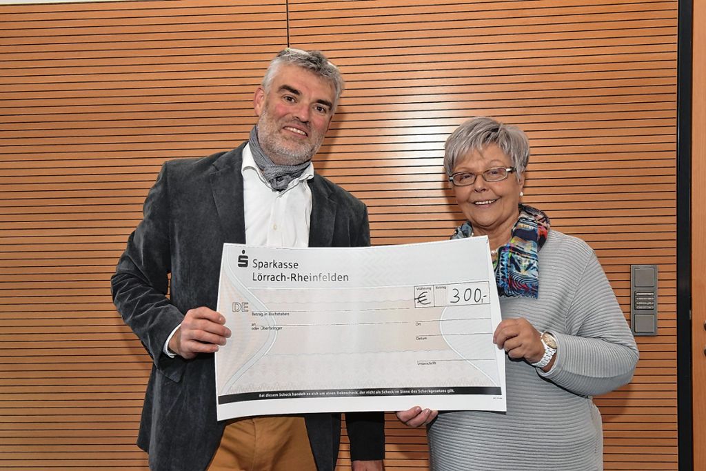 Kreis Lörrach: Lörracher Anwaltsverein spendet 300 Euro für die Aktion „Leser helfen“