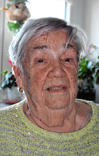 Gerda Strübe kann heute ihren 90. Geburtstag feiern.   Foto: Ralph Lacher Foto: Markgräfler Tagblatt