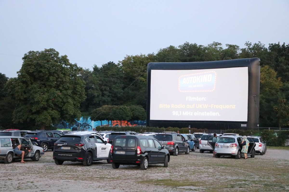 Am Wochenende wurden die ersten Filme im Weiler Autokino gezeigt.