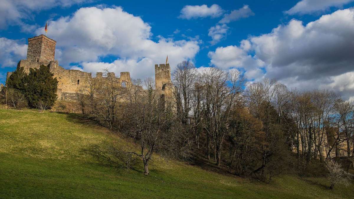 Lörracher Wahrzeichen: Röttler Schloss wird bis Neujahr beleuchtet