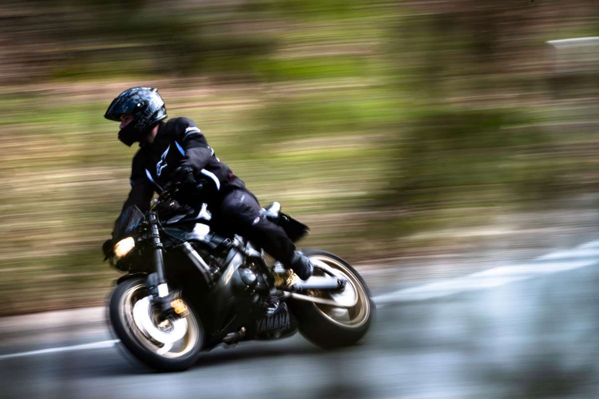 Fröhnd: Motorradfahrerin muss aus der Luft geborgen werden