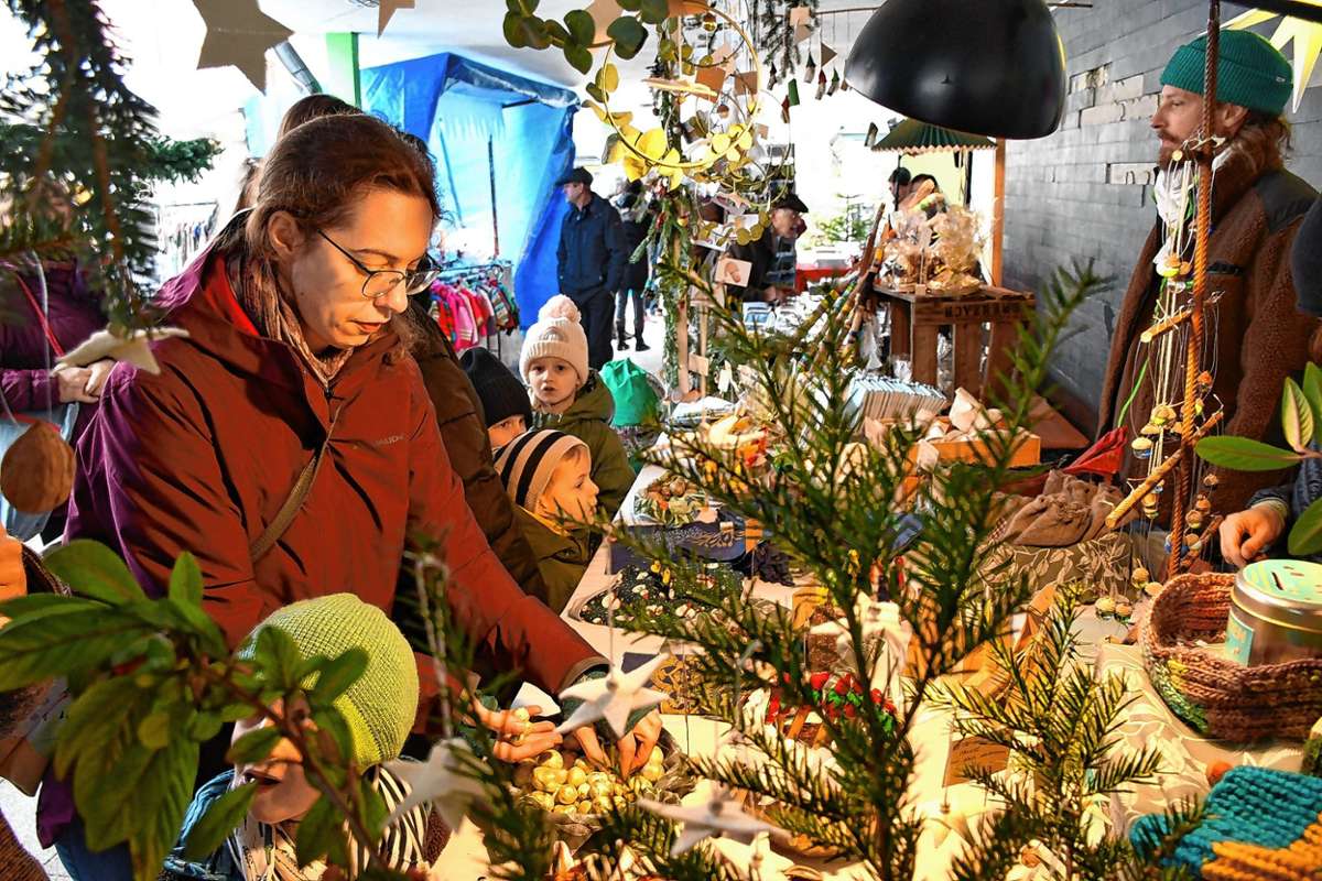 Zahlreiche Besucher genossen den Weihnachtsmarkt in vollen Zügen. Foto: Fotos: Vollmar