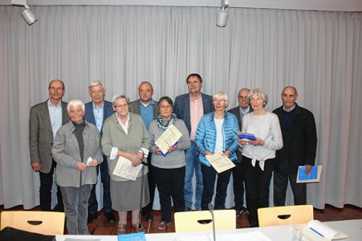 Die Vorsitzende Inge Gula (vorn links) ehrte langjährige Mitglieder für ihre Beiträge zur Förderung des Museums Foto: Reißmann