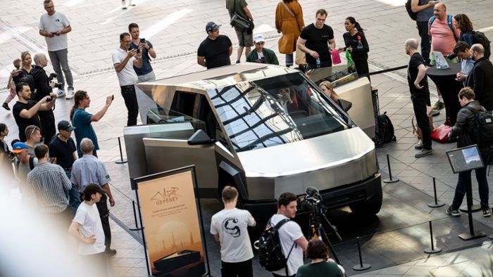 E-Autos: Tesla präsentiert Cybertruck in Deutschland