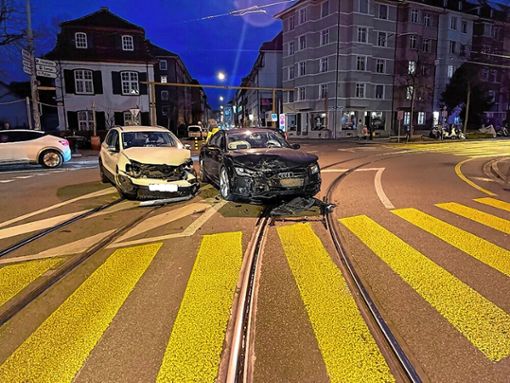 Die beiden Unfallautos Foto: Kantonspolizei Basel-Stadt