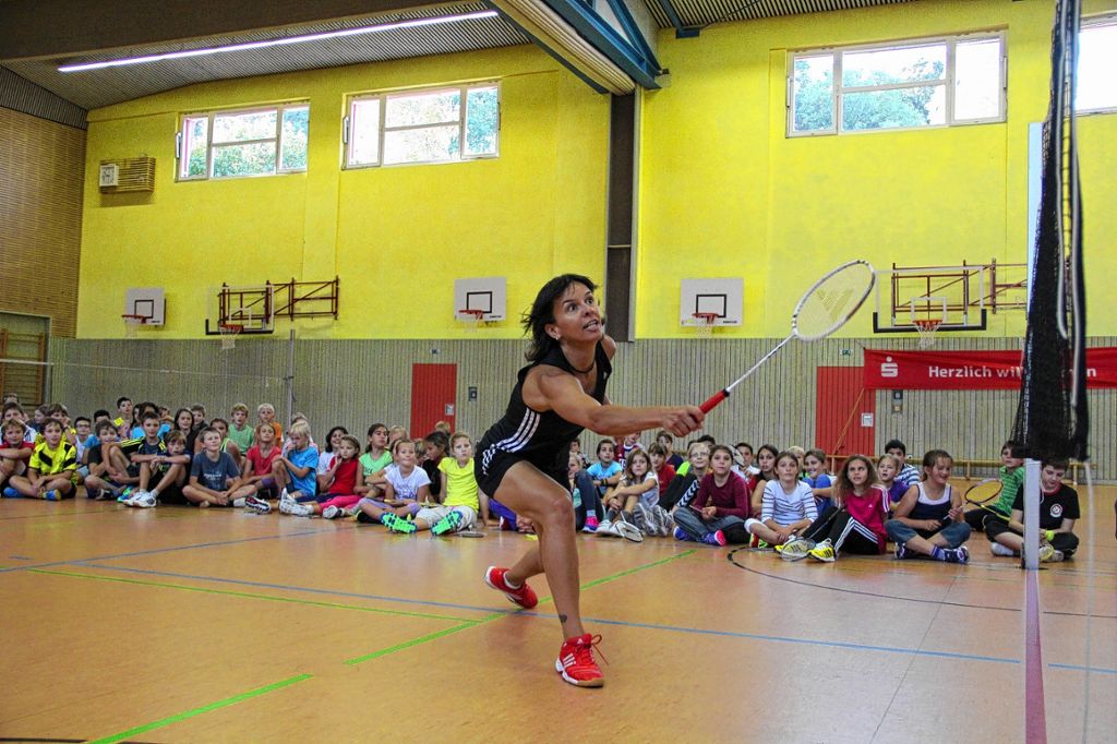 Begeisterte die Gymnasiasten für ihre Sportart: Badmintonkoriphäe Nicole Grether.                                                                                                                                                                                                                                                                                                     Foto: Monika Weber Foto: Markgräfler Tagblatt