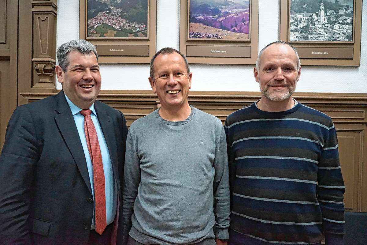 Bürgermeister Peter Schelshorn, Dietmar Krumm und Dirk Pfeffer (v.l.). Foto: Verena Wehrle