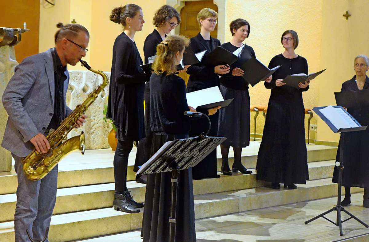 Frauschola und Jazz-Saxofon in Schopfheimer Kirche: Meditatives Klangabenteuer