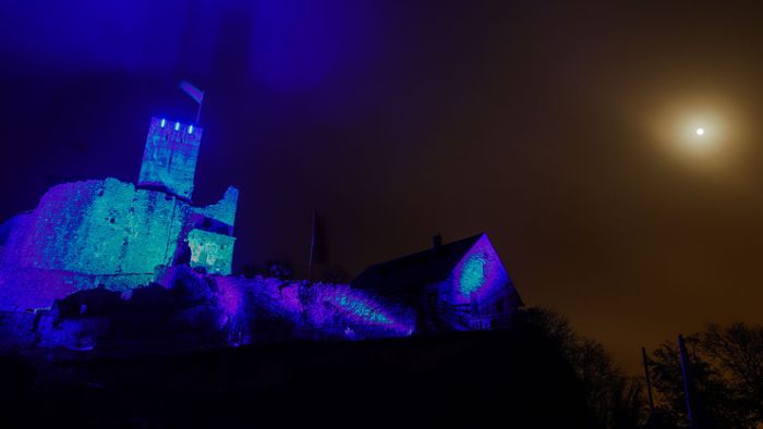 Unicef Kinderrechte: Burg Rötteln leuchtet in Blau