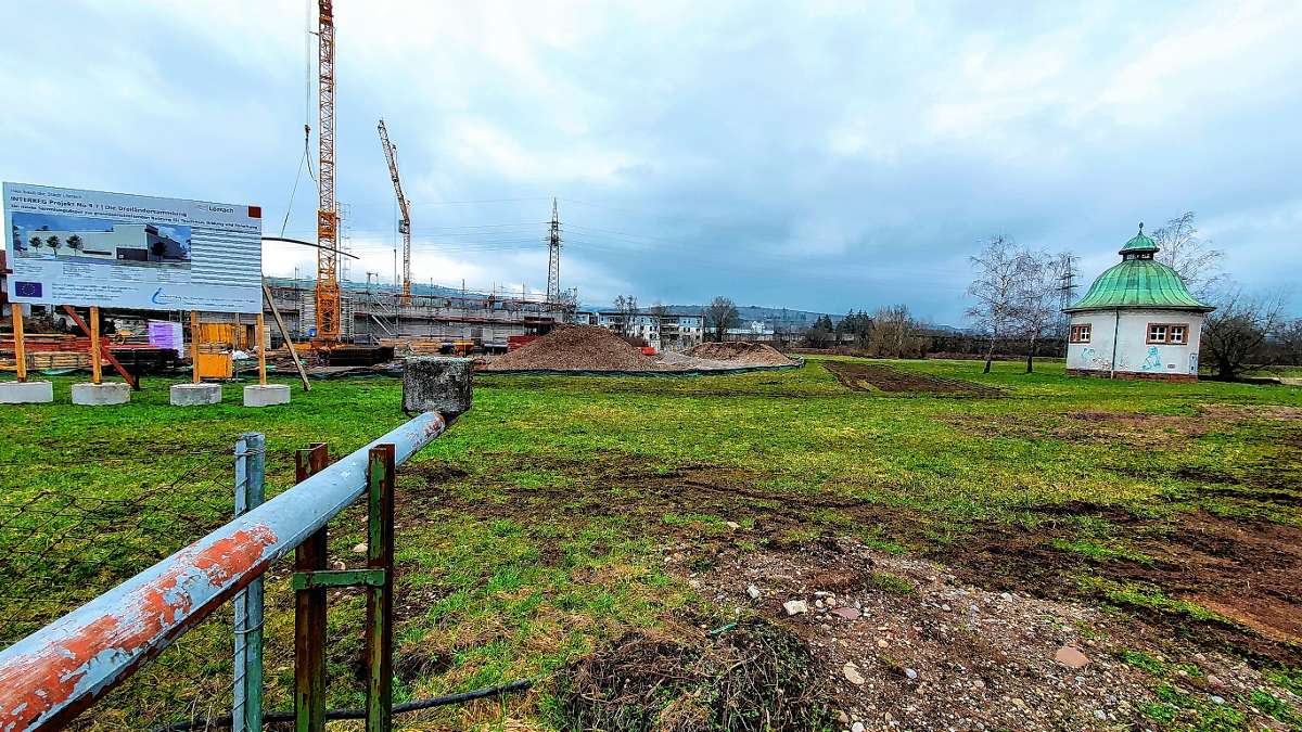 Mit dem Bau des Museumsdepots im  Gewerbegebiet Brombach-Ost wurde  bereits begonnen.Foto: Guido Neidinger Foto: Die Oberbadische