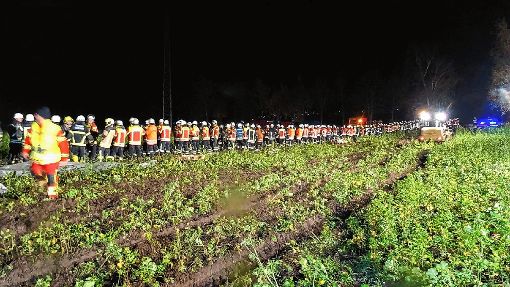 Rund 200 Feuerwehrleute waren am Sonntagabend zwischen Schopfheim und Maulburg im Einsatz.  
Foto: zVg Foto: Markgräfler Tagblatt