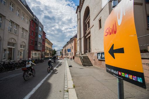 Die elfte Auflage des slowUp Basel-Dreiland führte am Sonntag erstmals mitten durch Lörrach. Foto: Kristoff Meller Foto: mek