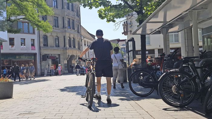 Lörracher Innenstadt: Mehr aggressive Radfahrer bei Kontrolle von Fahrverbot
