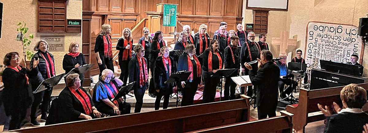 Schönau: Gospelsänger aus dem schweizerischen Schönau begeistern Publikum in der Bergkirche