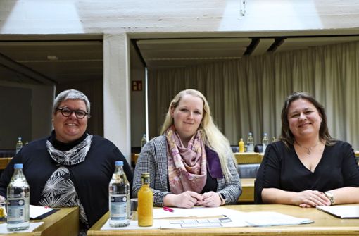Verkündeten den Neustart: Susanne Maria Kraft (von links), Kristin Schippmann und Susanne Hillmann Foto: Rolf Rombach