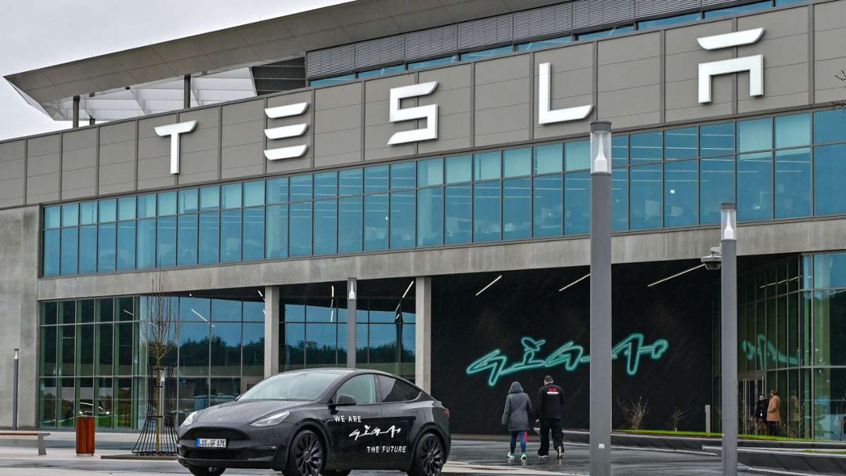 Elektroautobauer: Tesla fährt Produktion in Grünheide wieder hoch