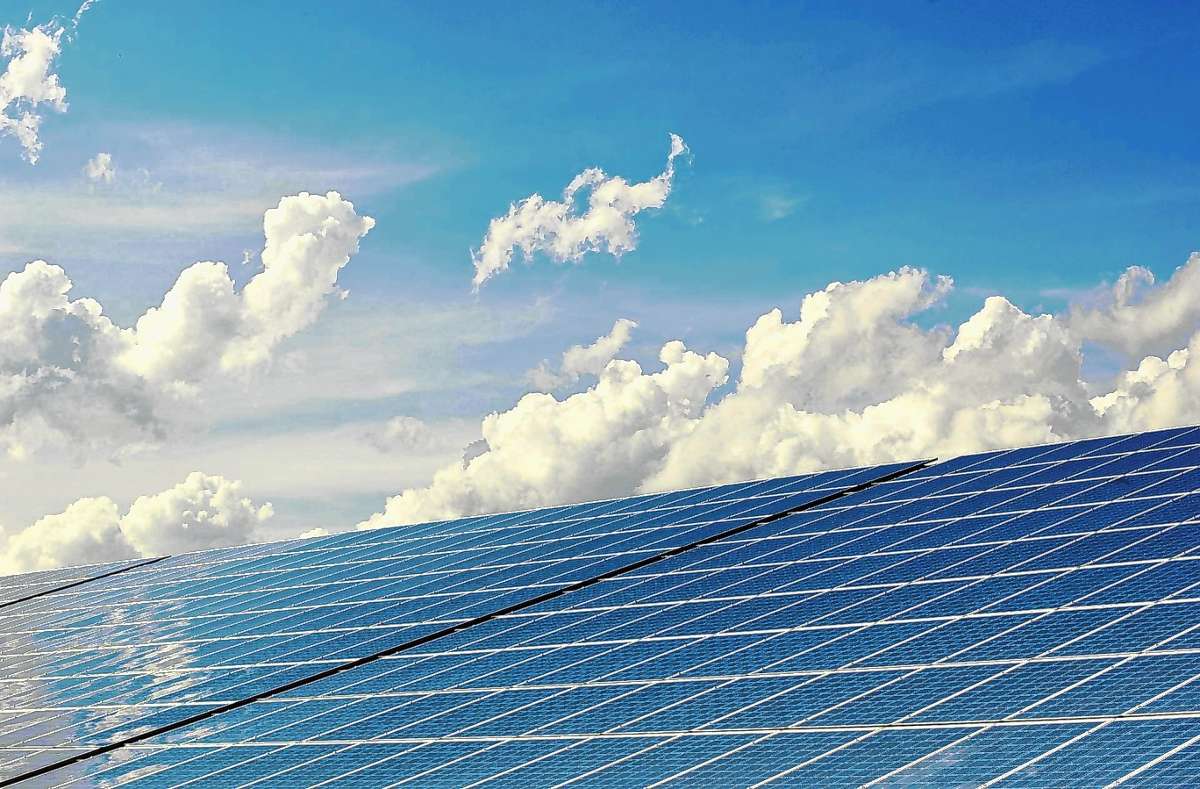 Der Einsatz von Fotovoltaik soll intensiviert werden, fordern mehrere Stadträte. Foto: Pixabay