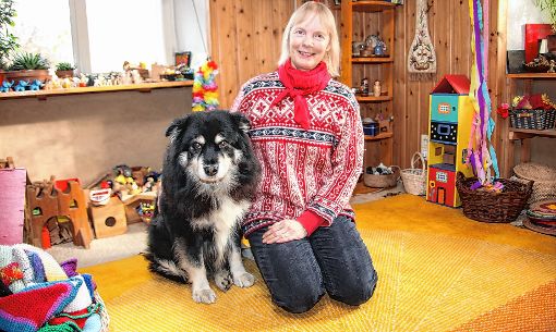 Trauerbegleiterin Nina Thömmes, hier mit ihrem Hund Pekko, arbeitet mit Kindern und Jugendlichen. Foto: zVg Foto: Die Oberbadische