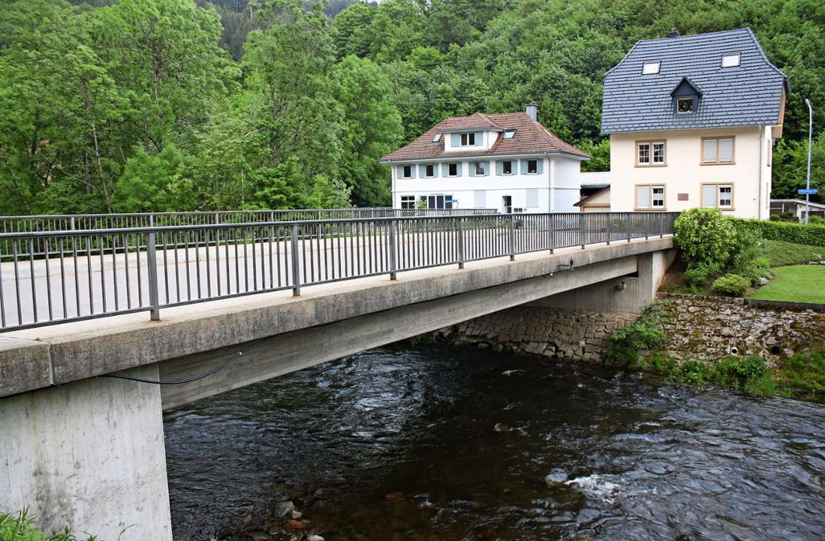 Die Brücke in Atzenbach wird saniert. Foto: Schennen/Schennen