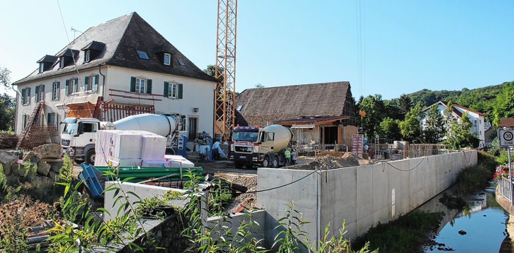Schliengen: Ortsbildprägende Baustelle: Arbeiten beim Weingut Blankenhorn in vollem Gange