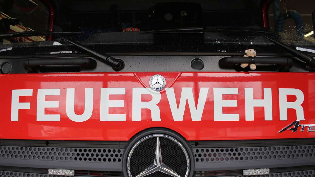 Schopfheim-Wiechs: Auto brennt – Feuer greift auf Haus über