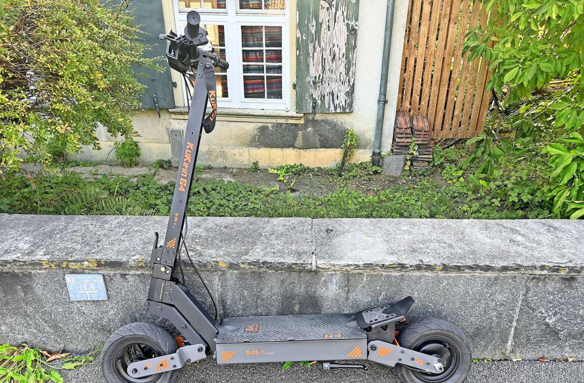 Basel: Mit dem E-Roller gerast