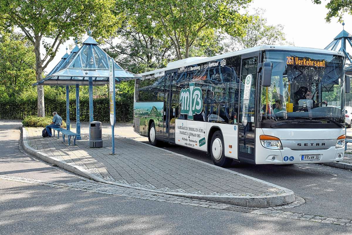 Die Zeit für das Umsteigen von Bus auf Bahn ist nach Meinung der AGUS zu knapp bemessen.Foto: Alexander Anlicker Foto: Weiler Zeitung