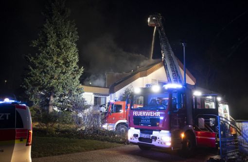 In einem   Mehrfamilienhauskomplex in Badenweiler ist ein Großbrand ausgebrochen. Foto: Volker Münch