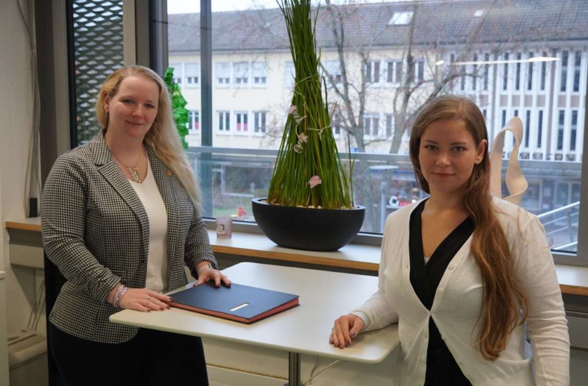 Seit Anfang Februar ist Anita Kaupp (rechts) die neue Assistentin von Bürgermeisterin Kristin Schippmann. Foto:  