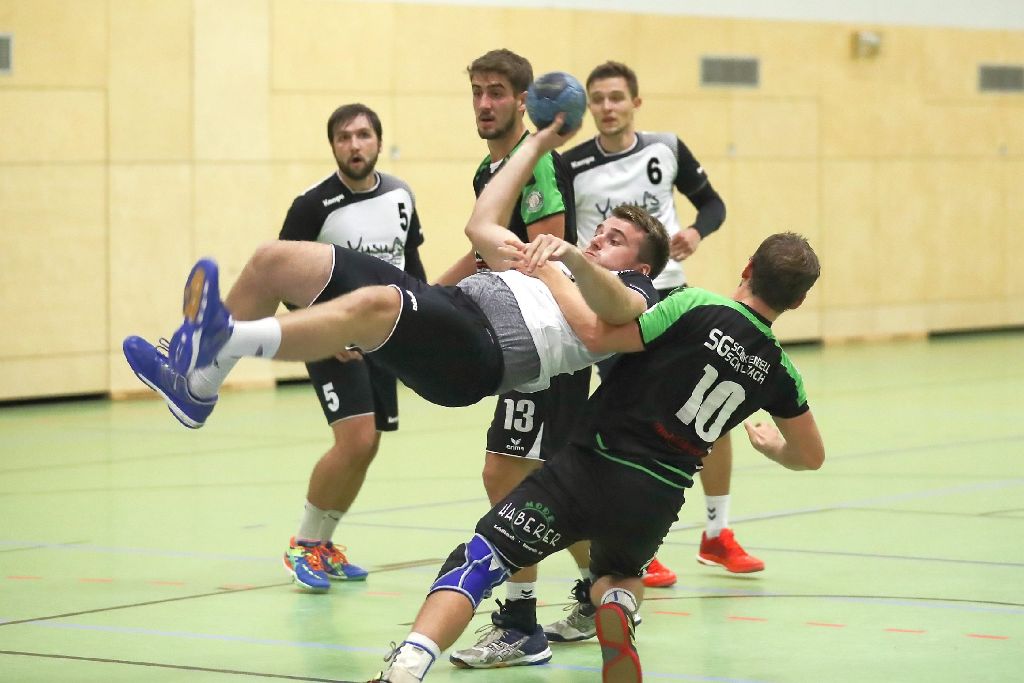Handball: Mit viel Mumm zum ersten Sieg