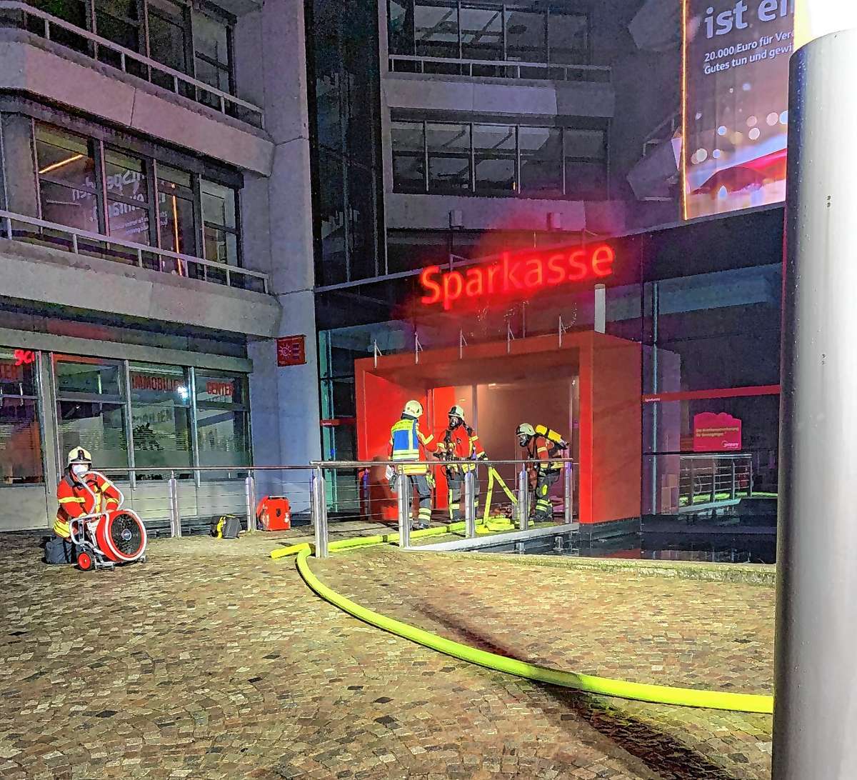 Weil am Rhein: Tatverdächtiger nach Brand in Bank in Haft